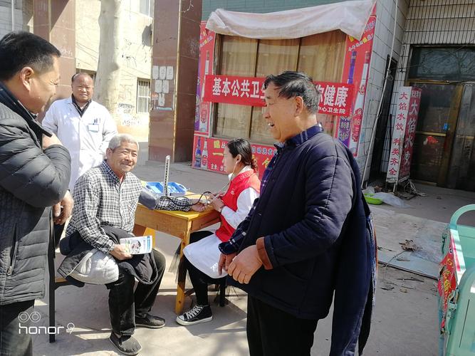 牙里中心衛生院為常住居民開展常見病健康咨詢